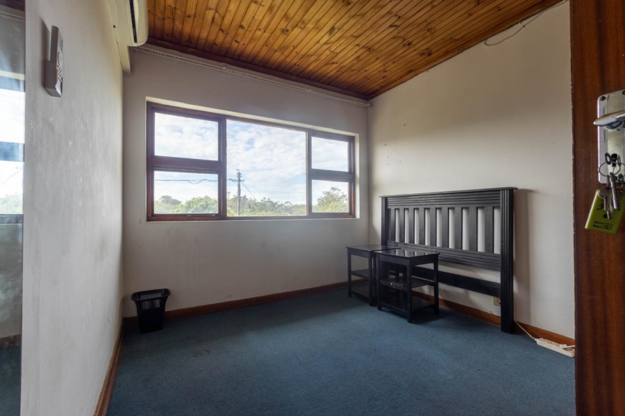 9 Bedroom Property for Sale in Sunnyridge Eastern Cape